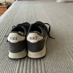 Women’s Nike Internationalist size 9.5